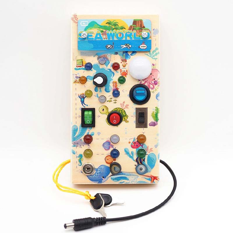 Holz beschäftigtes Brettspielzeug mit LED-Lichtern